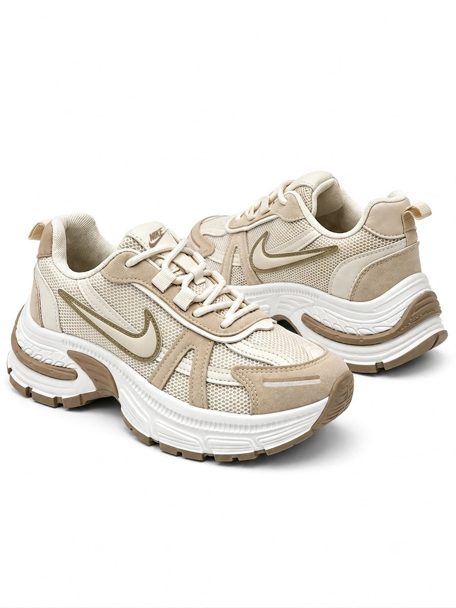 NIKE BEGE