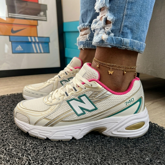 New Balance 740 BEGE