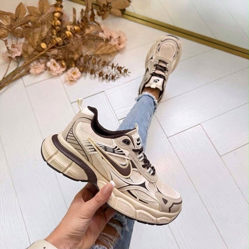 NIKE BEGE BROWN